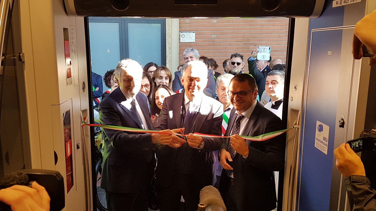 Nuovi treni Jazz, Rossi con Ceccarelli: