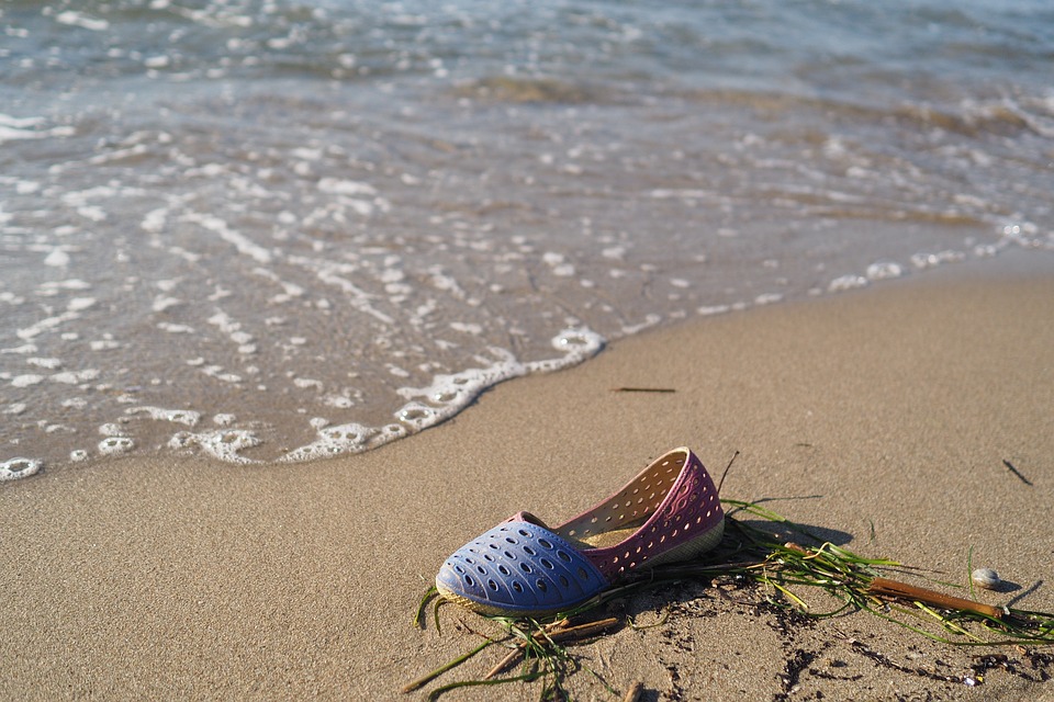 Via la plastica dagli stabilimenti balneari. Il presidente, Toscana prima regione