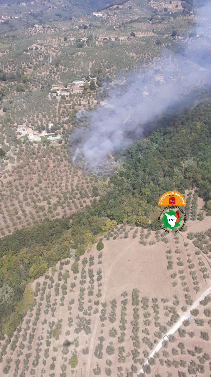 Incendi boschivi in corso a Faltognano (Vinci) e Tavarnuzze (Impruneta)