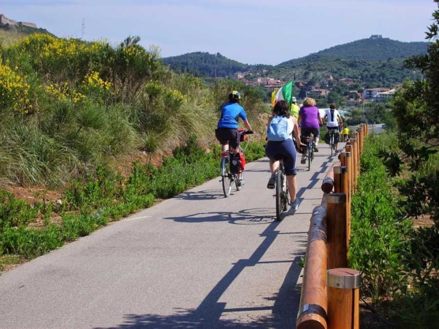 Ciclovia tirrenica, via libera alla realizzazione dei tratti apuano e versiliese