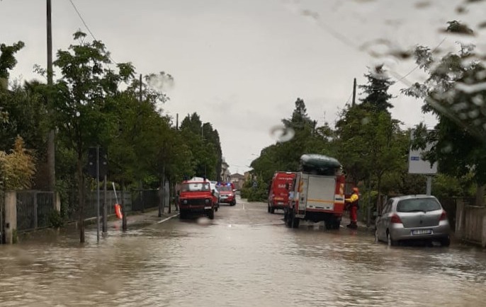 Alluvione in Romagna, i gestori dei rifiuti toscani inviano operatori e mezzi