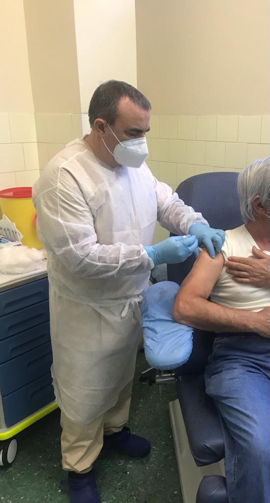 Asl Toscana nord ovest: vaccinate le prime 220 persone estremamente vulnerabili   