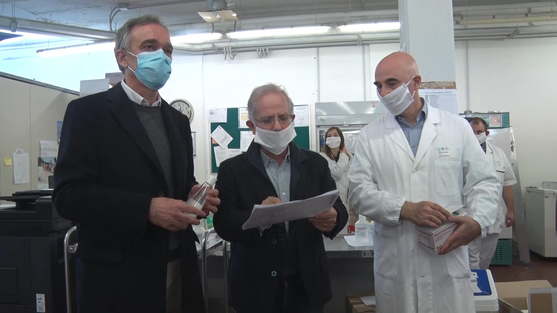 Coronavirus, Rossi consegna le mascherine a Careggi e Santa Maria Nuova
