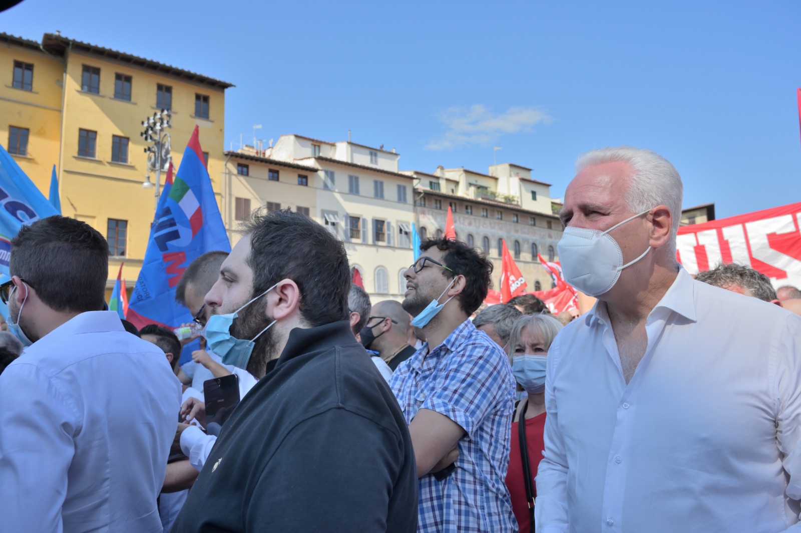 Gkn, Giani in piazza: “La Toscana si ribella a una chiusura inaccettabile”