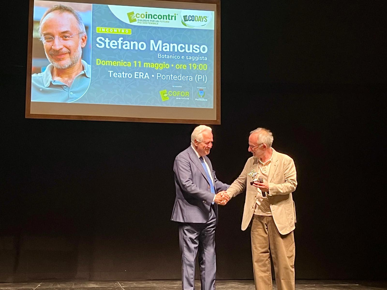 A Stefano Mancuso il Pegaso alla cultura. Giani: “Da lui una nuova visione della natura”