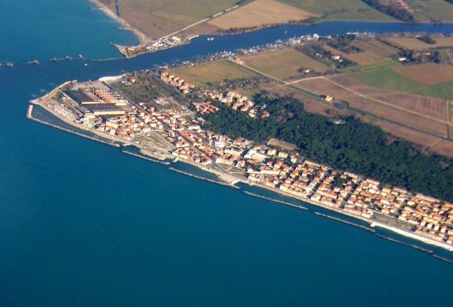 Nuovi massi ciclopici a Marina di Pisa, punto stampa con il presidente Giani