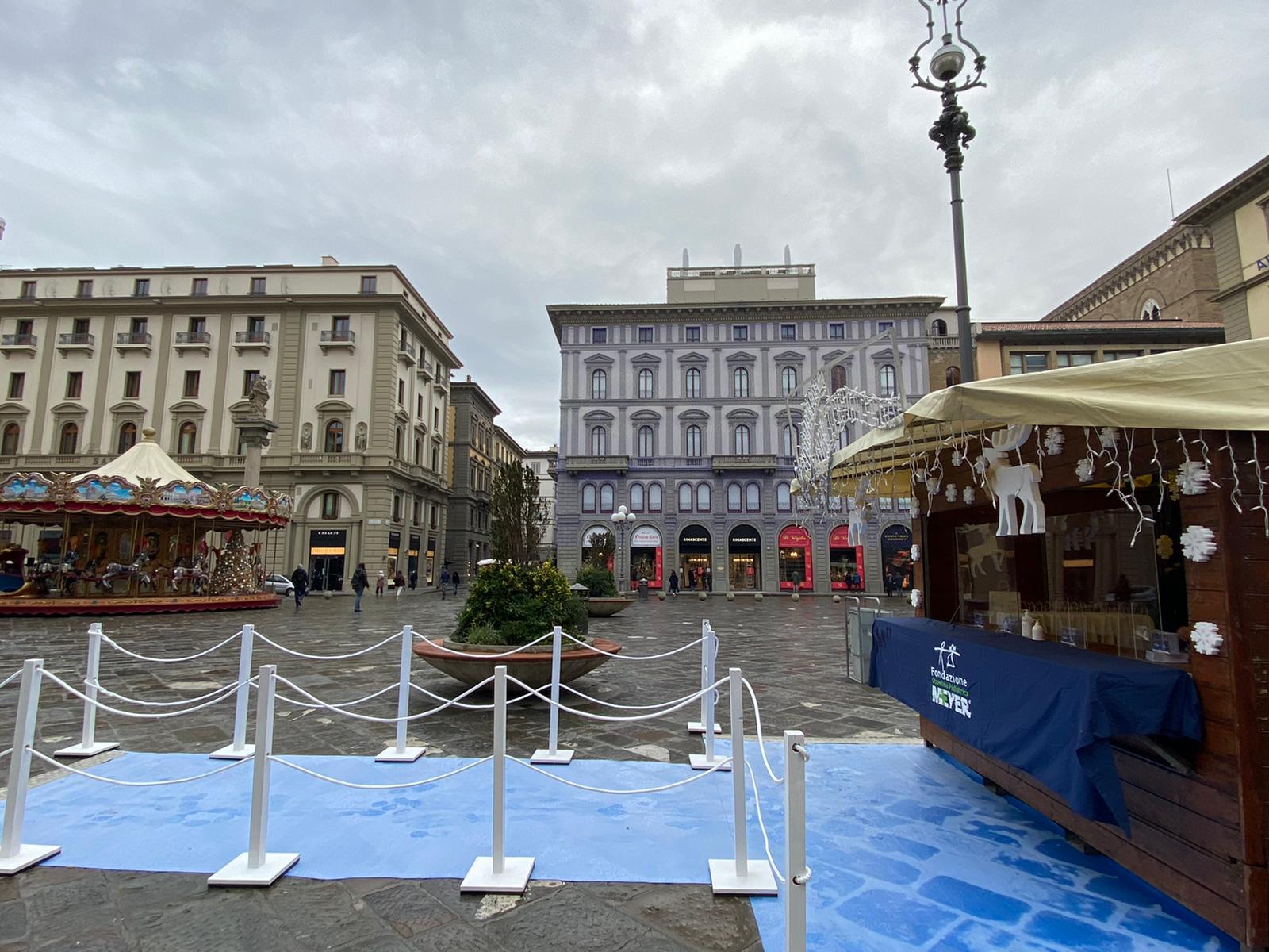 Alla “Capanna di Natale” le palline del Meyer
