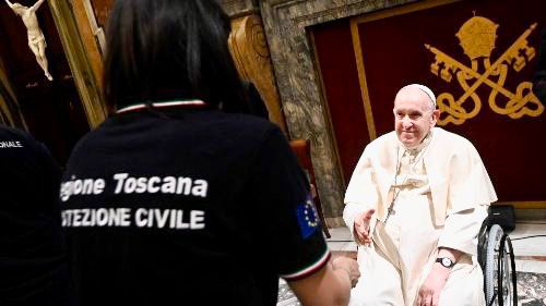 Protezione civile, i volontari toscani con l'assessora Monni in udienza da Papa Francesco