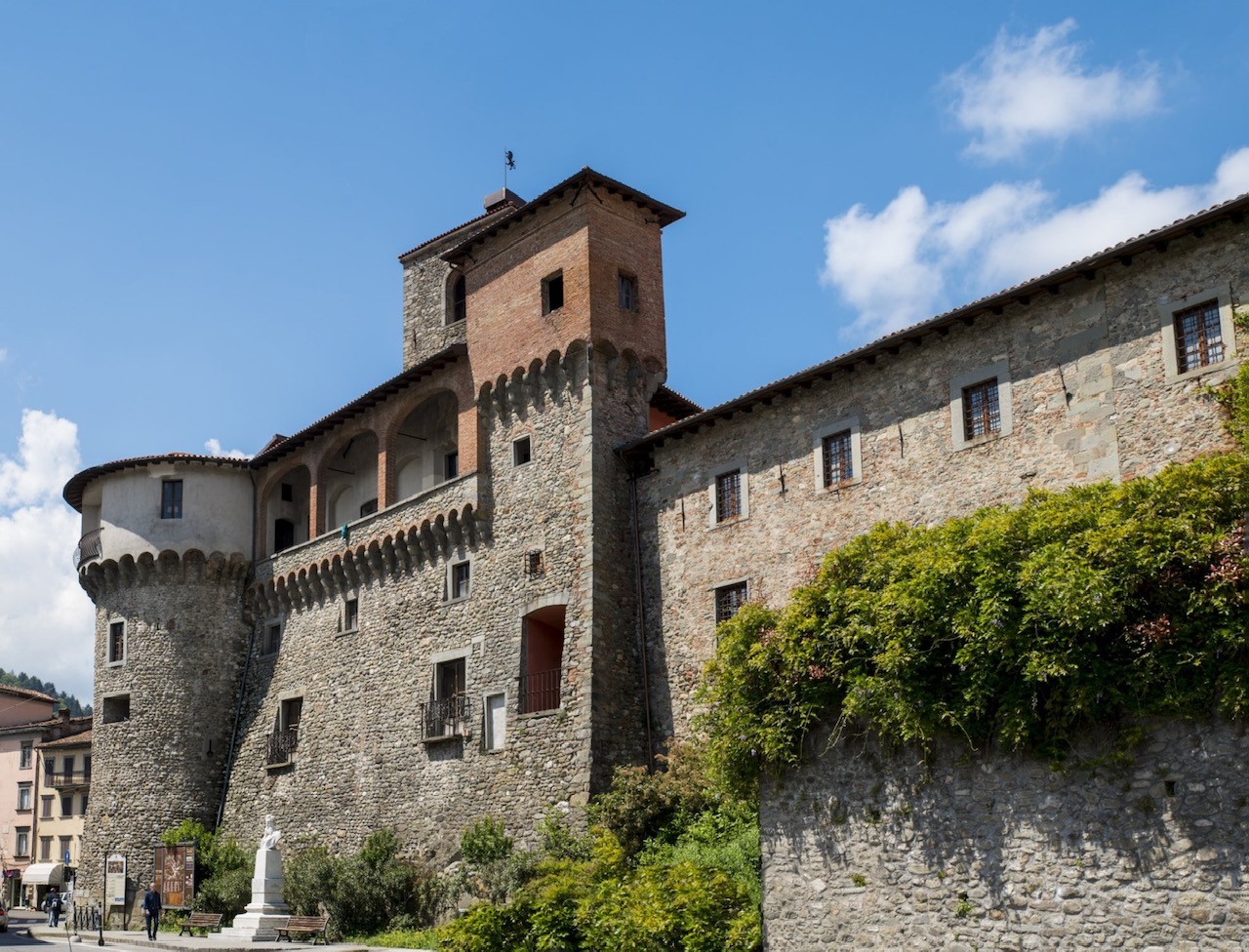 Il presidente della Regione in visita alla Rocca Ariostesca a Castelnuovo Garfagnana