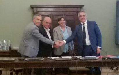Immagine Firmato l'accordo tra Regione, Aou senese e Università di Siena su assistenza, ricerca e formazione