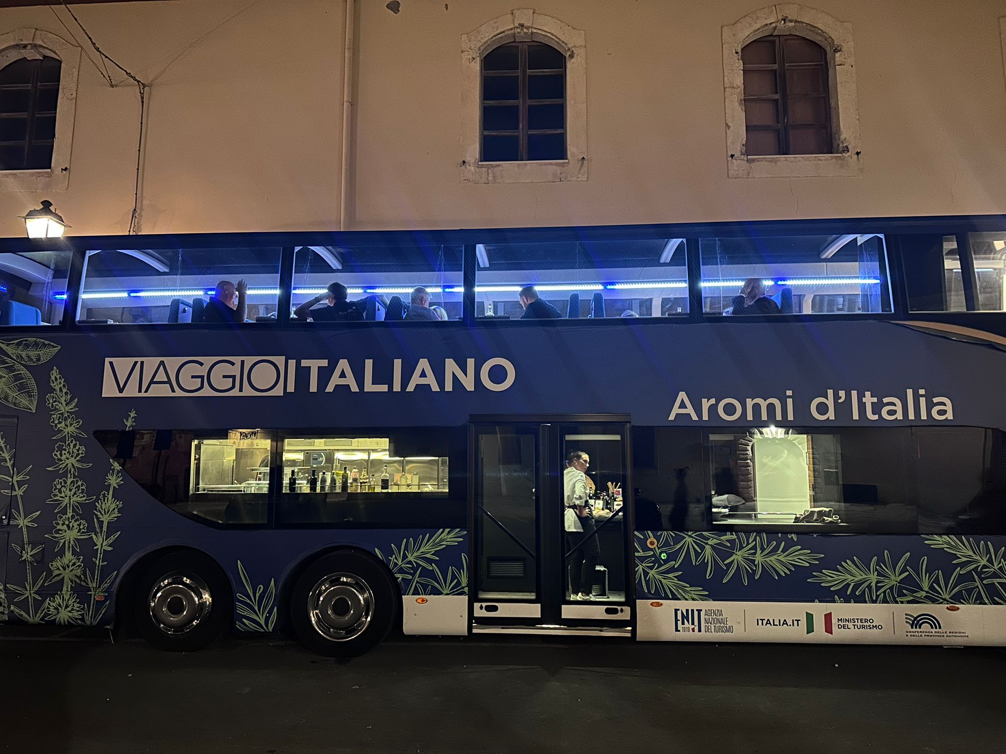 Eccellenze enogastronomiche, prosegue tour del bus “Aromi d'Italia
