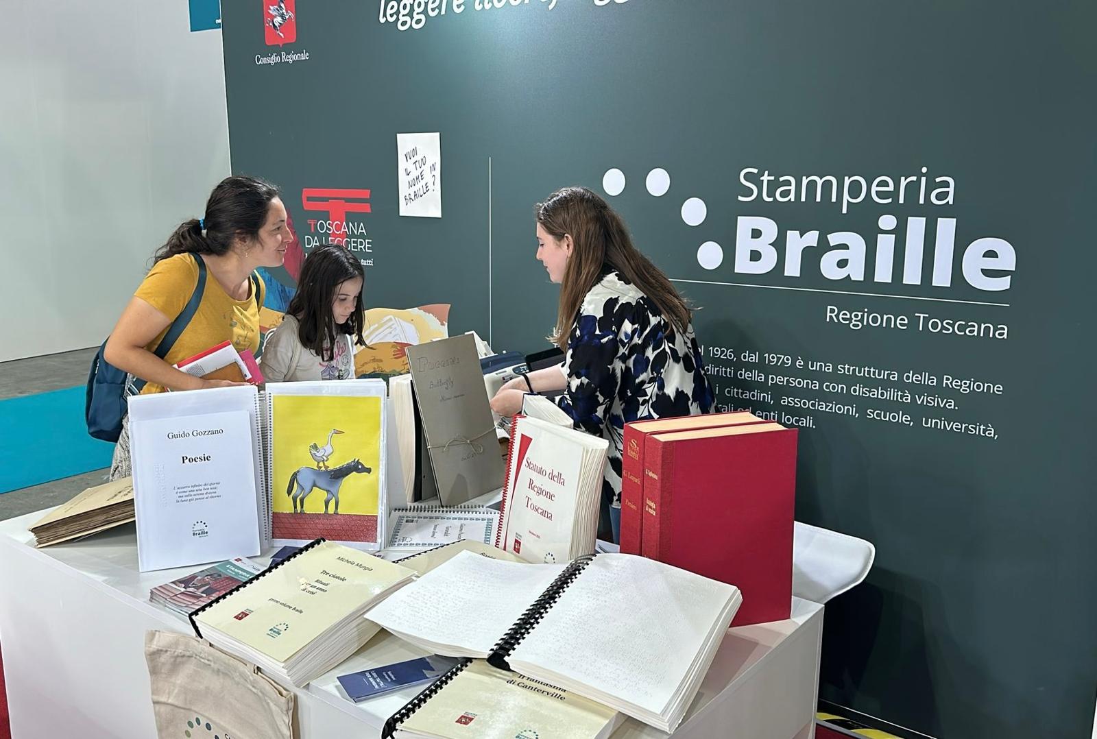 Salone del libro di Torino: la Stamperia Braille presenta le novità in vista del centenario