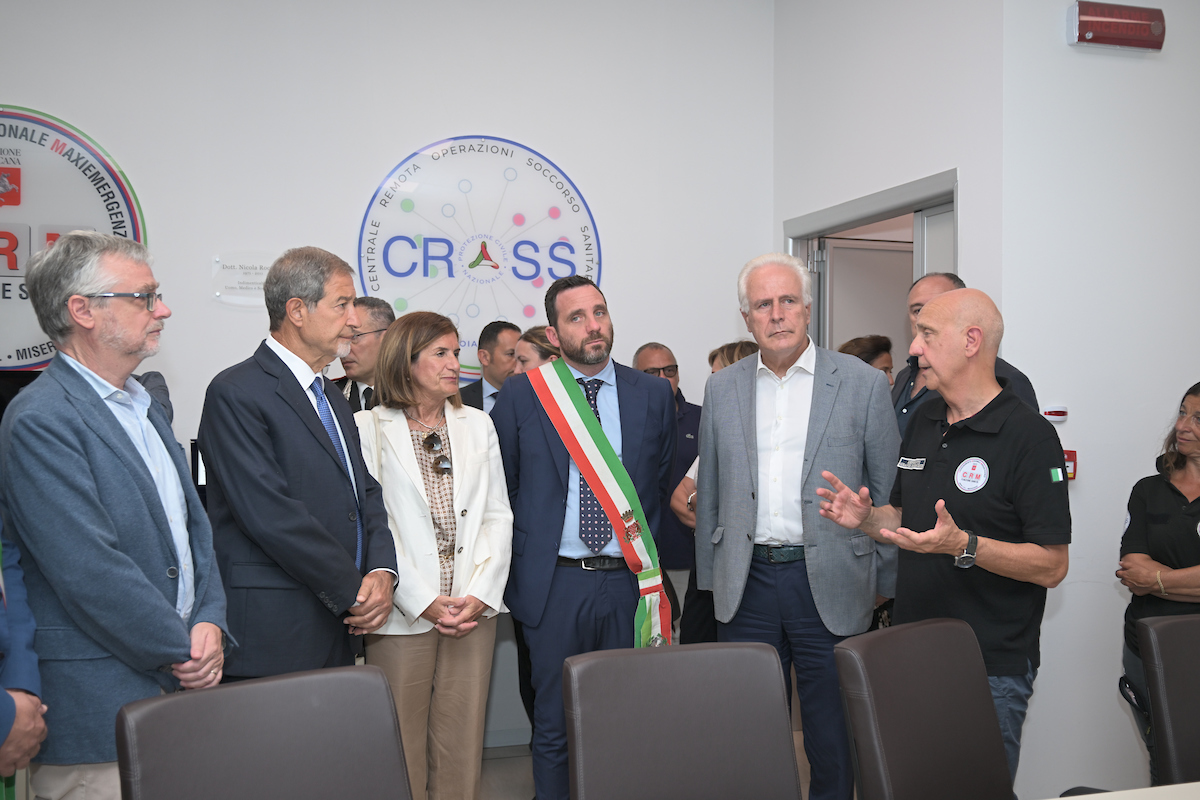 Giani e ministro Musumeci in visita a Cross di Pistoia: 'Struttura considerata un modello'