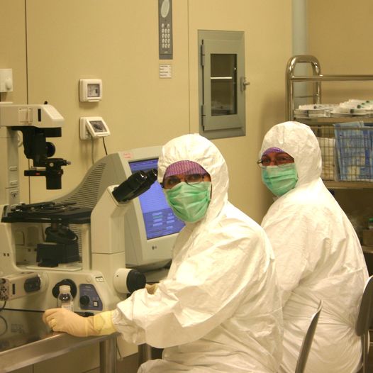 Autotrapianto di occhio con cornea toscana, l'orgoglio del presidente Giani