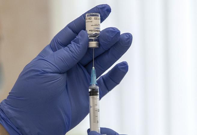 AstraZeneca dalle ore 15 di venerdì 19 marzo riprendono le vaccinazioni