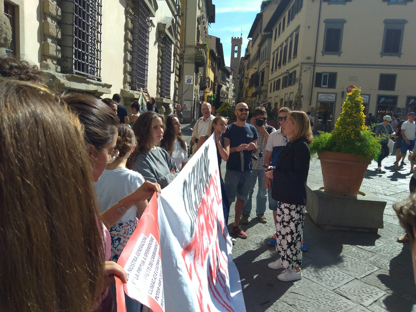 Immagine FridaysForFuture, Rossi ai giovani: "La Toscana in prima linea con atti concreti"