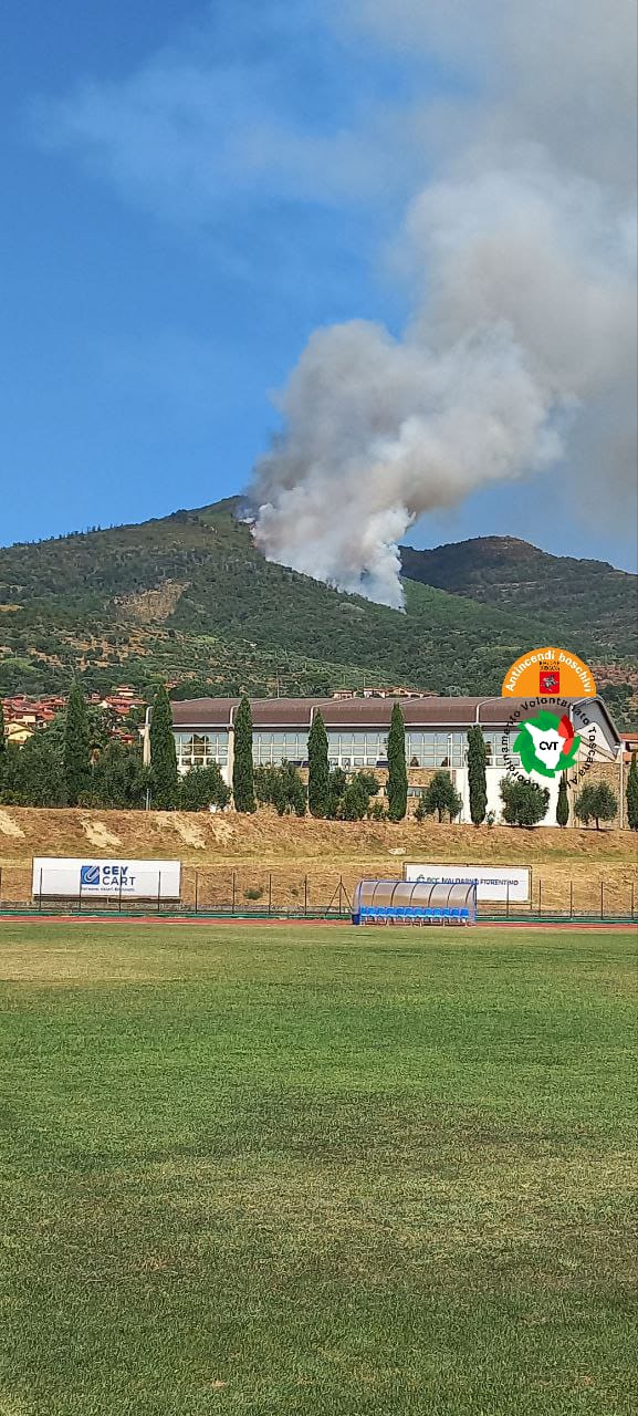 Incendio a Massanera di Reggello (Firenze) 