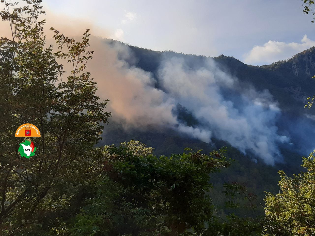 Incendio nel comune di Bagni di Lucca (Lu)