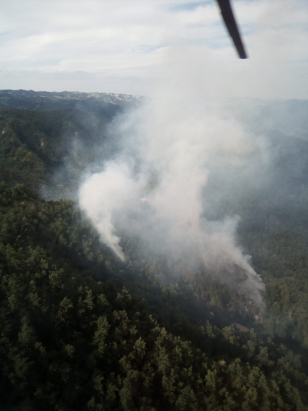 Incendio nel comune di Marradi, intervenuti 2 elicotteri 