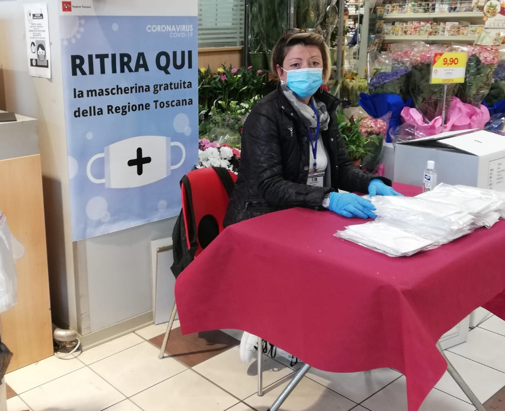 Coronavirus, distribuzione gratuita di 1,5 milioni di mascherine al giorno