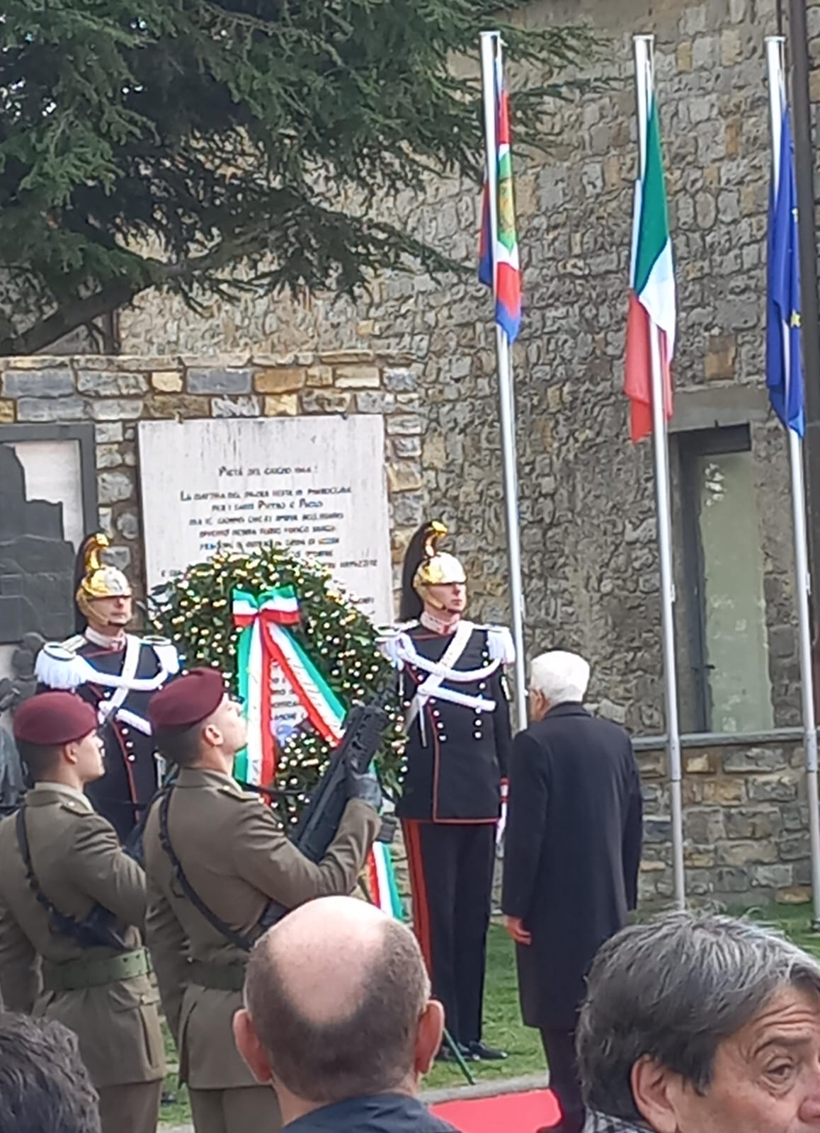 Liberazione, Mattarella rende omaggio ai 244 martiri di Civitella in Val di Chiana