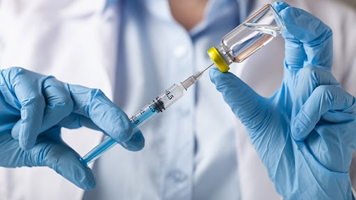 Emergenza Covid, da metà giugno vaccinazioni anche nei luoghi di lavoro