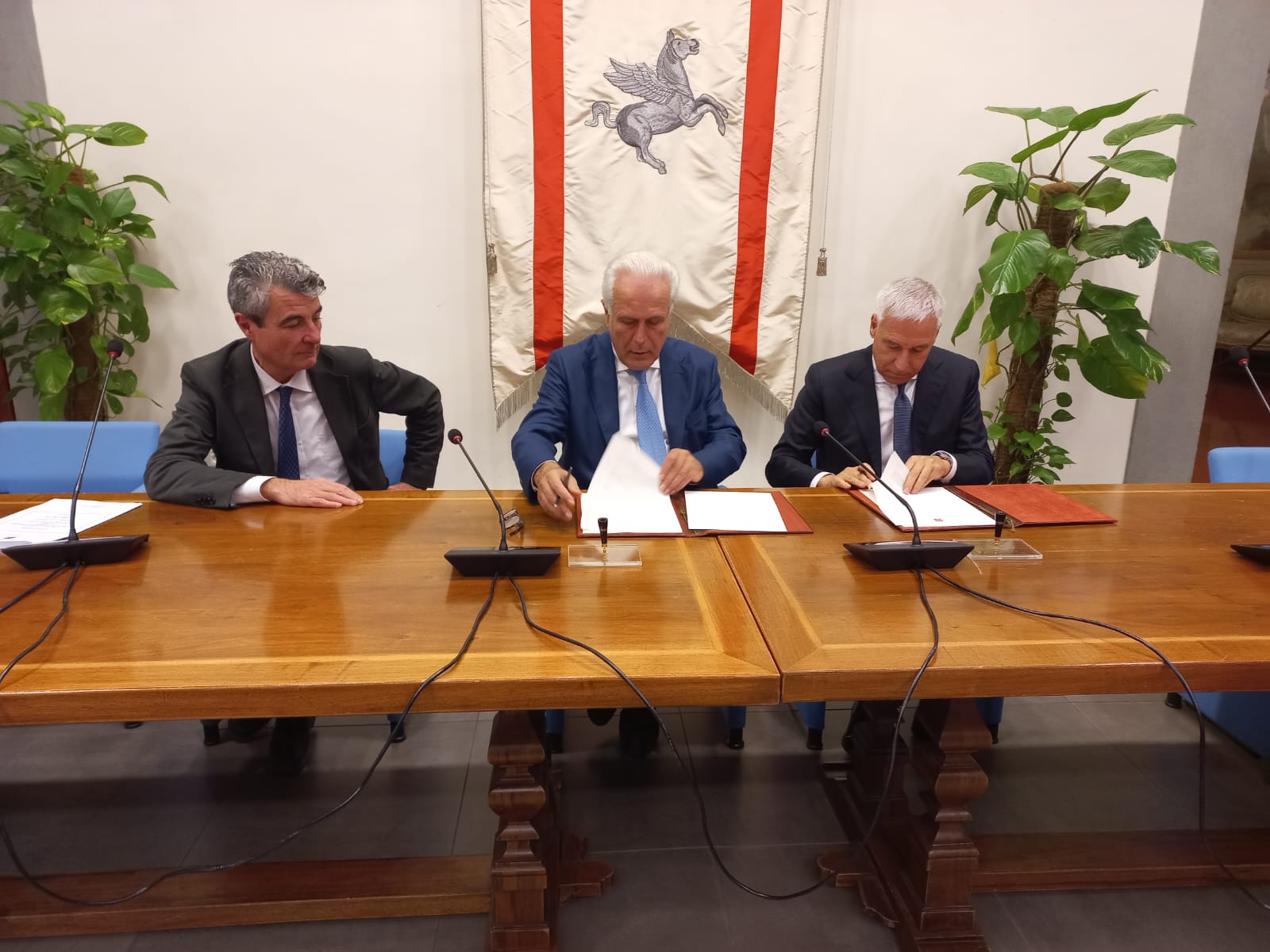 Toscana e Viareggio, Giani e Del Ghingaro firmano l'intesa per il porto