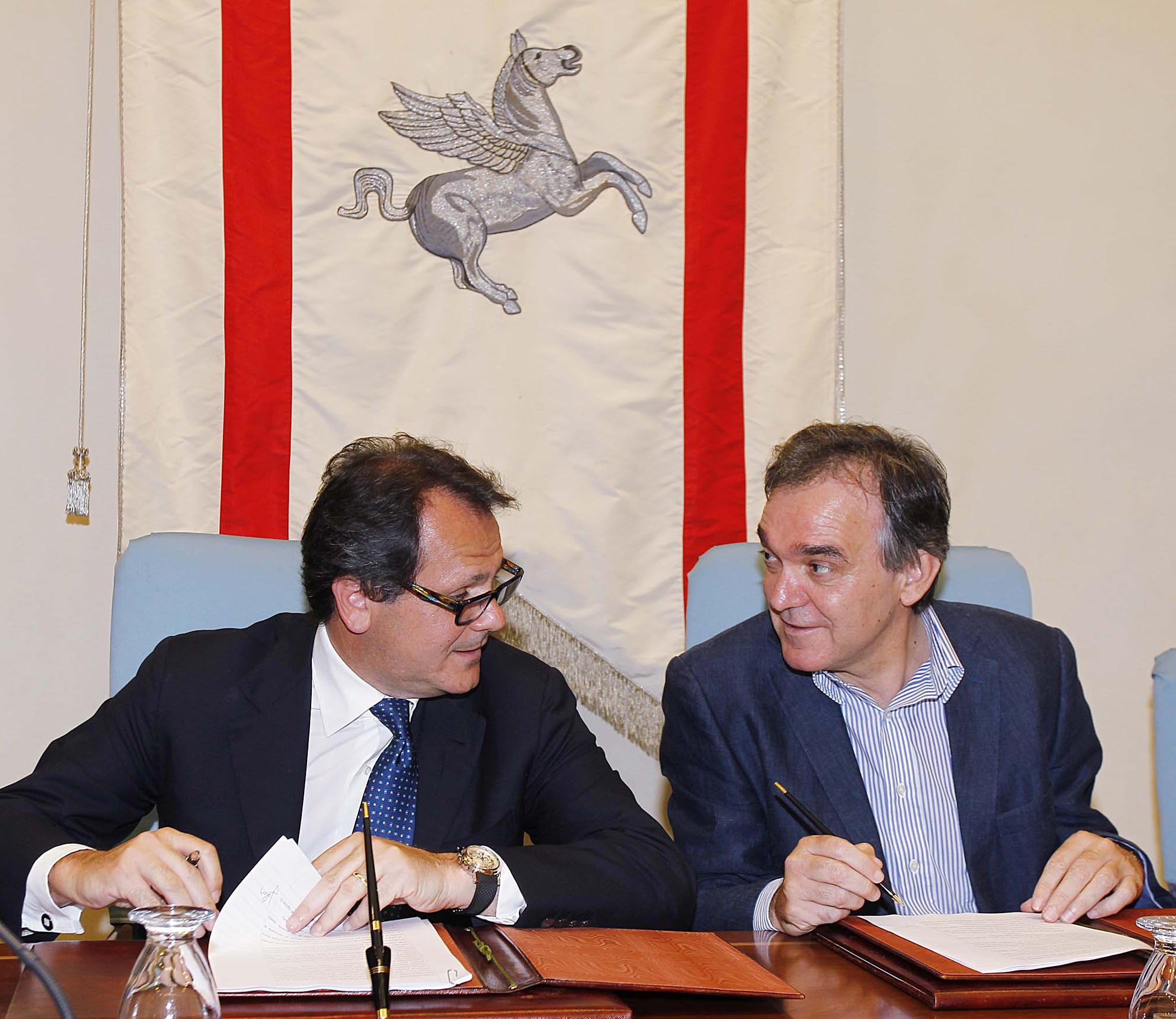 Il ministro Romano e il presidente Rossi firmano la nuova convenzione tra Regione e Corpo forestale
