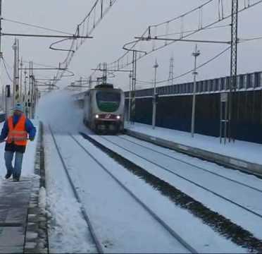 Treni e neve, in mattinata traffico regolare, più disagi nel pomeriggio