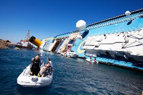 Costa Concordia: i lavori di recupero del relitto proseguono in sicurezza