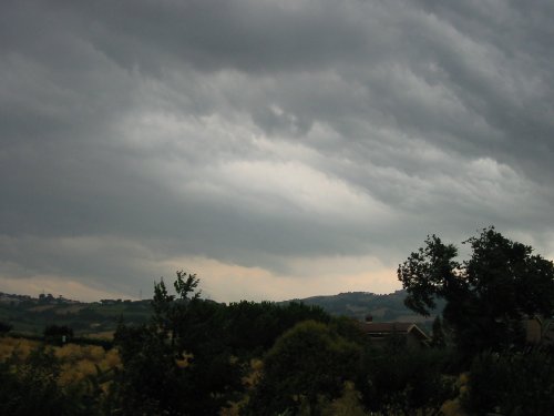 Maltempo, in arrivo piogge e temporali da stasera a giovedì