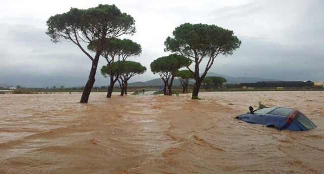 Albinia, continuano a pieno ritmo le attività di soccorso alla popolazione
