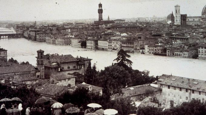 Il 4 novembre a Firenze per Cinquantesimo alluvione di Firenze il raduno internazionale degli Angeli del Fango