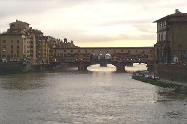 Arginare l'Arno, proteggere Firenze: tempi e opere del progetto
