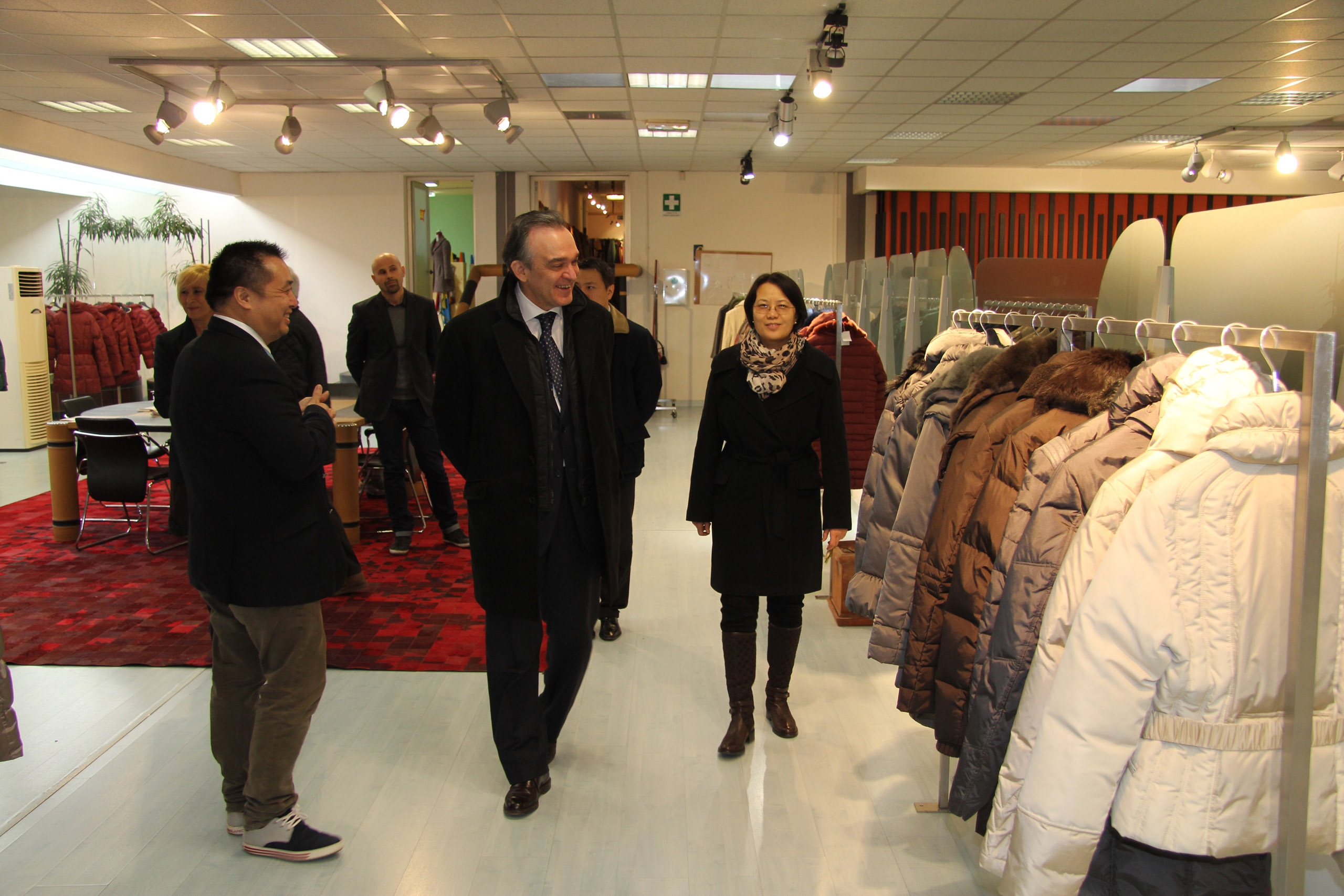 Il presidente Rossi visita le eccellenze cinesi a Prato e Sesto
