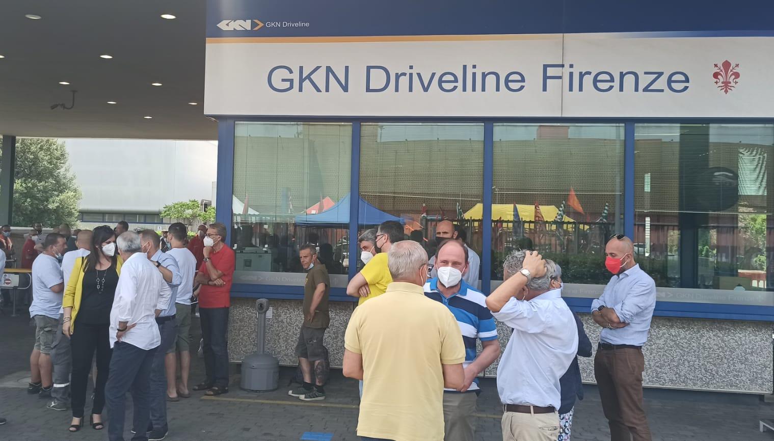 Gkn, l'assessora Nardini alla fabbrica di Campi Bisenzio