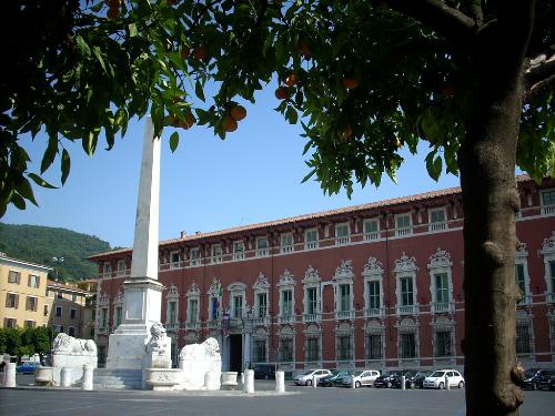 Incontro per l'area di crisi in Prefettura a Massa