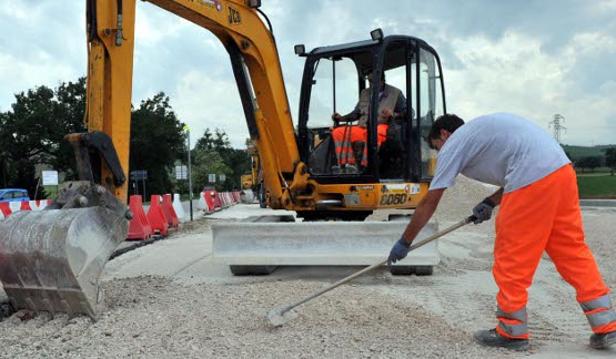 Manutenzione straordinaria strade: la Regione in soccorso dei piccoli Comuni