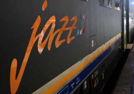 Treni, salta la porta di un Jazz. Rossi:
