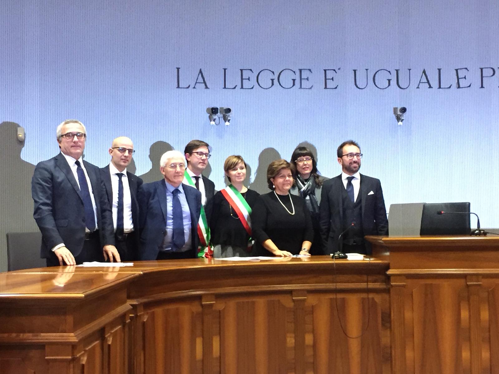 Bugli alla firma del protocollo sugli Uffici di prossimità: