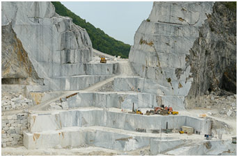 Immagine Lavoro sicuro nelle cave: le linee di indirizzo per riquadratura e sezionamento