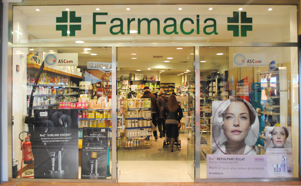 In farmacia anche le prenotazioni Cup e l'attivazione della carta sanitaria