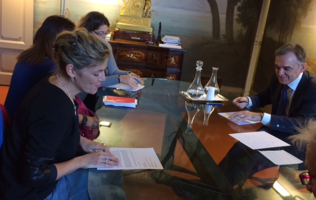 Viareggio, Rossi alle mamme con passeggino: