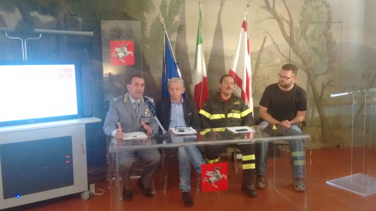 Incendi boschivi, divieto assoluto di accendere fuochi. Raccomandata massima attenzione