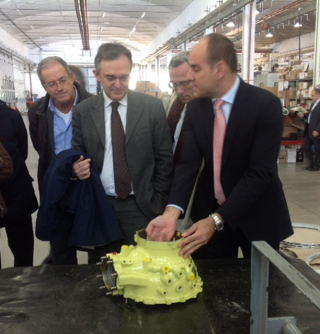 Il vantaggio della creatività: Rossi in visita a due aziende della Valdera