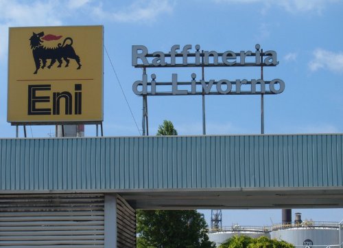 Eni Livorno, incontro Regione, Comuni, Azienda: conferme positive per indotto e prospettive