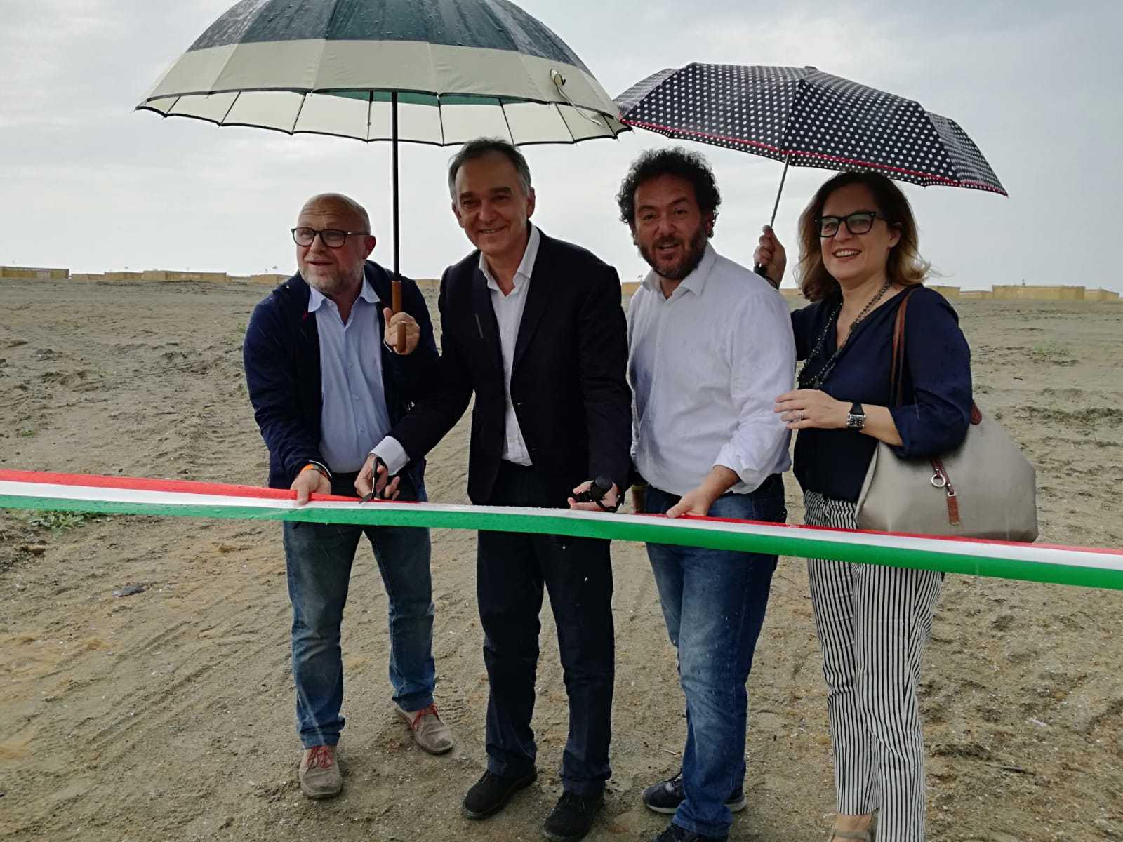 Rossi inaugura i lavori sul canale scolmatore dell'Arno