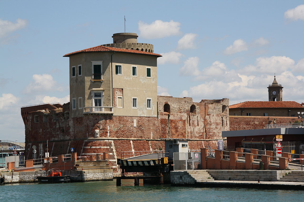 Mercatini a Livorno, la Regione: